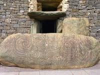 Brú na Bóinne by Clyde