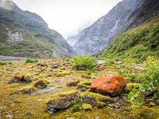 Te Wahipounamu by Michael Turtle