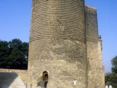 Walled City of Baku by Solivagant