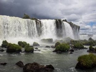 Iguacu by Michael Turtle