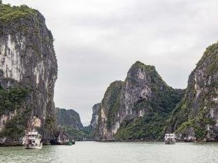 Ha Long Bay – Cat Ba Archipelago by Michael Turtle