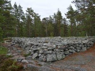 Sammallahdenmäki by Michael Novins
