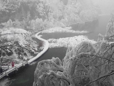 Plitvice Lakes by Tsunami