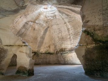 Caves of Maresha and Bet Guvrin by Gary Arndt