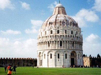 Piazza del Duomo (Pisa) by Jay T