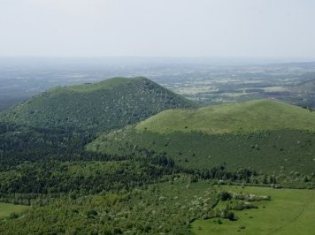 Chaîne des Puys by Hubert