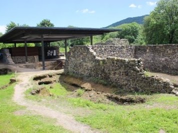 Dmanisi Hominid Archaeological Site by Walter