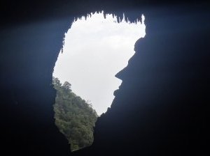 Gunung Mulu by Zoë Sheng