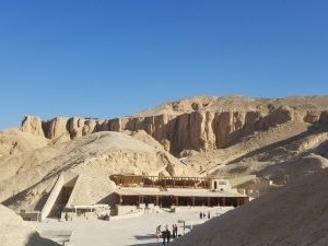 Ancient Thebes by Zoë Sheng