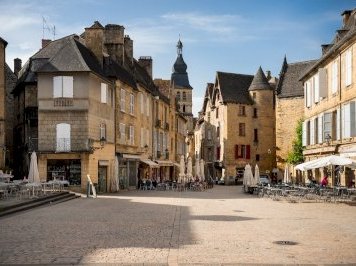 Centre ancien de Sarlat by Ilya Burlak