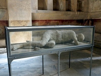 Pompei by Jay T