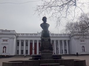 Odesa by Zoë Sheng