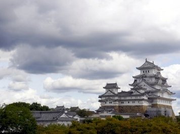 Himeji-jo by Hubert