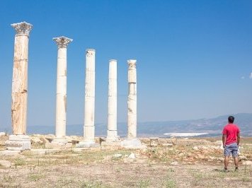 Archaeological site of Laodikeia by Carlo Sarion