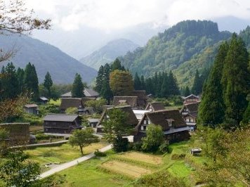 Shirakawa-go and Gokayama by Hubert