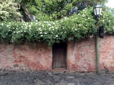 Colonia del Sacramento by Arturo Saavedra