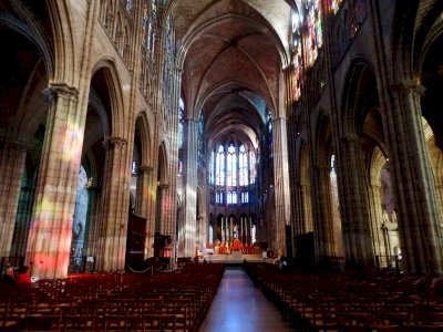 Cathédrale de Saint-Denis by Jean Lecaillon