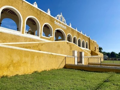 Historical city of Izamal by Can SARICA