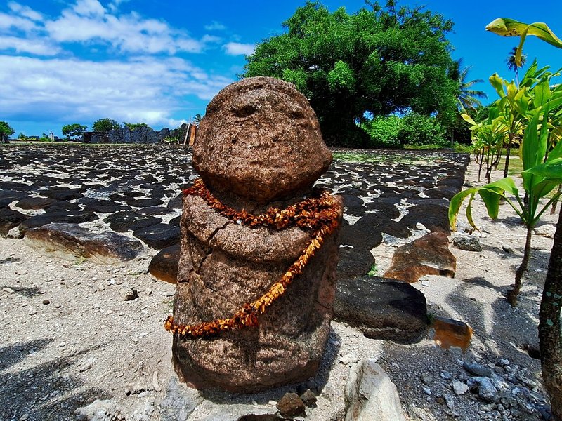 Taputapuātea by Roman Bruehwiler