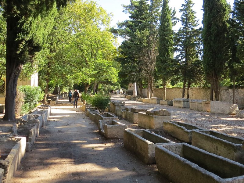 Arles by Els Slots