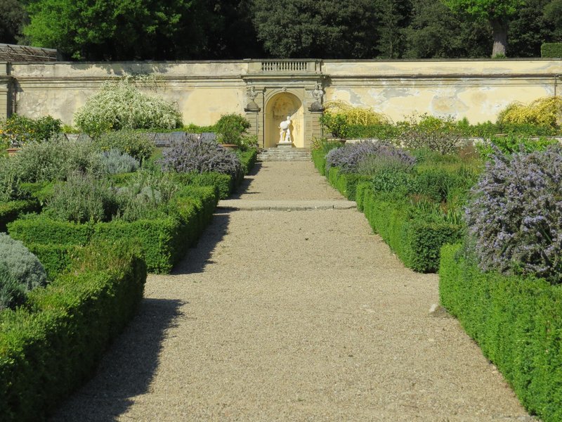 Medici Villas and Gardens by Els Slots